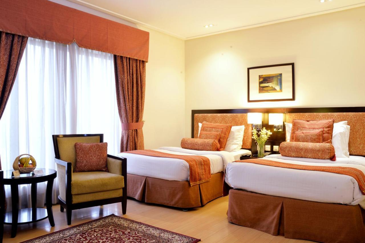 Park Lane Hotel Lahore Esterno foto