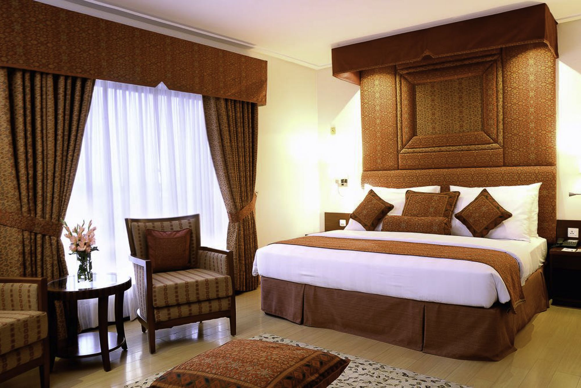 Park Lane Hotel Lahore Esterno foto A bedroom at the hotel